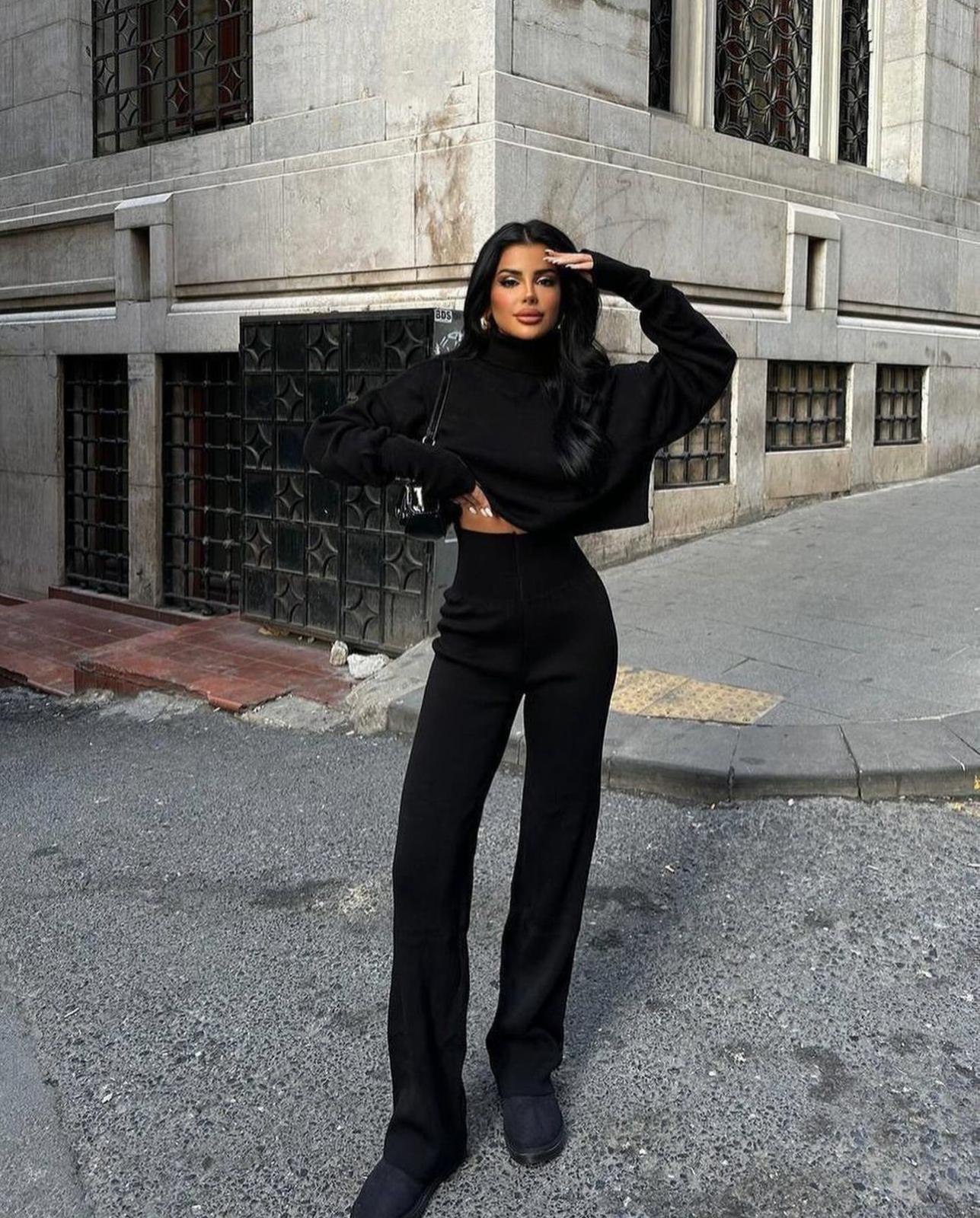 COMPLEU ILIA - NEGRU - eLiaShop.ro Magazin de haine online
