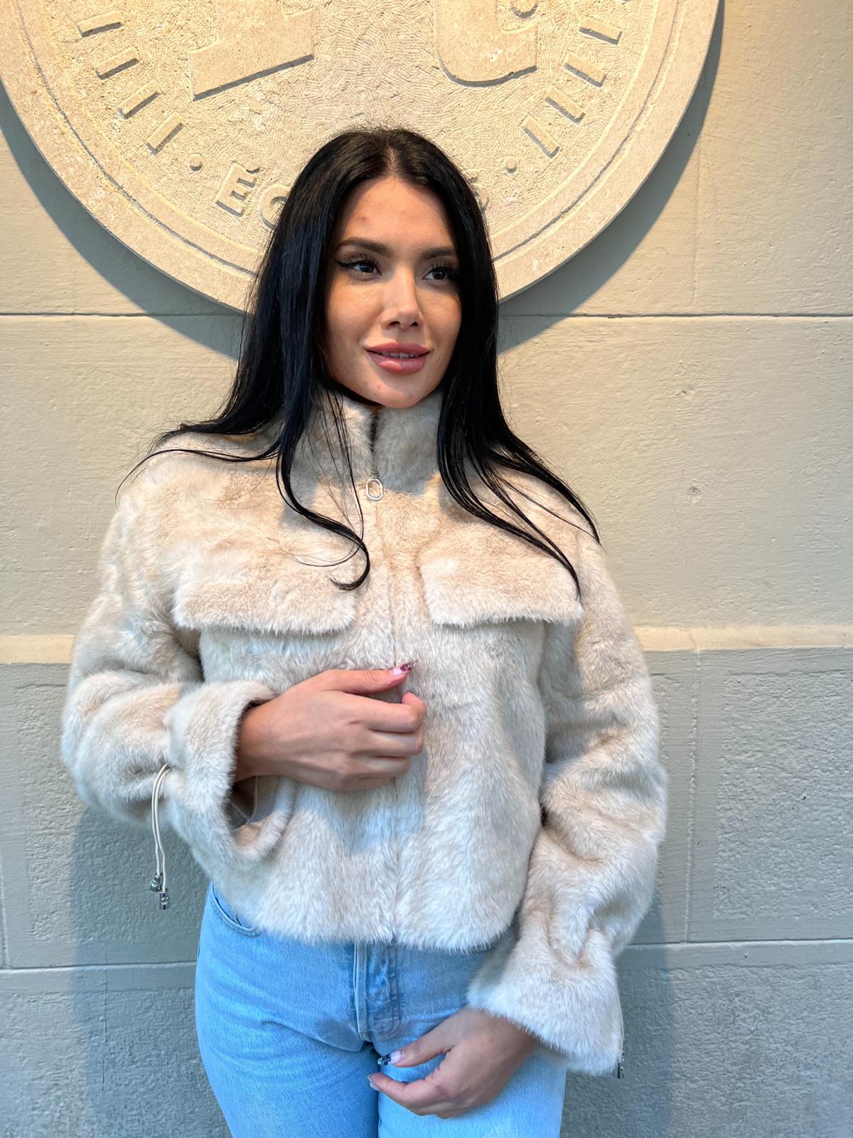 GEACA BLANA ECOLOGICA - BEIGE - eLiaShop.ro Magazin de haine online