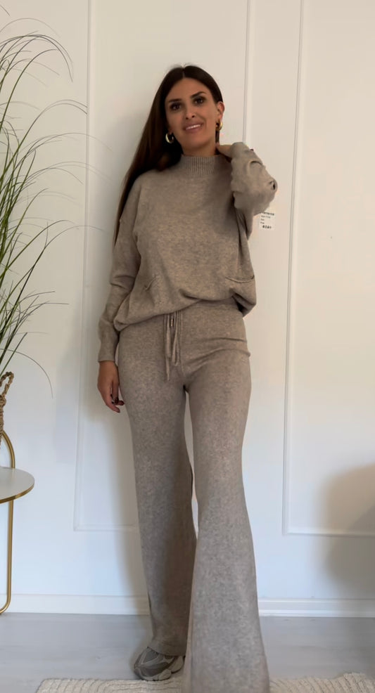 Compleu Delia - eLiaShop.ro Magazin de haine online