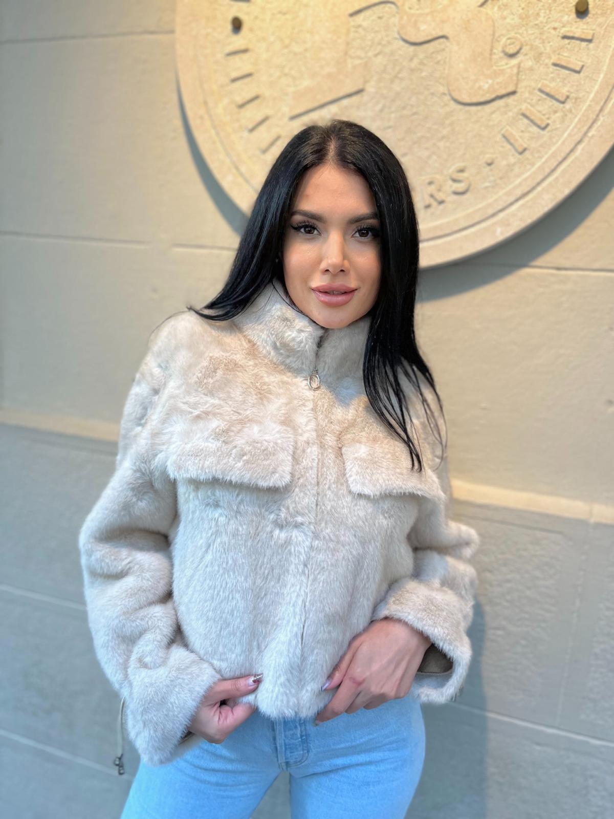 GEACA BLANA ECOLOGICA - BEIGE - eLiaShop.ro Magazin de haine online