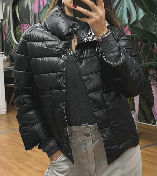 GEACA NEAGRA REVERSIBILA CU CUSATURI - eLiaShop.ro Magazin de haine online